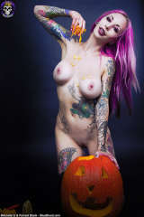 Halloween teen Brandy posing nude